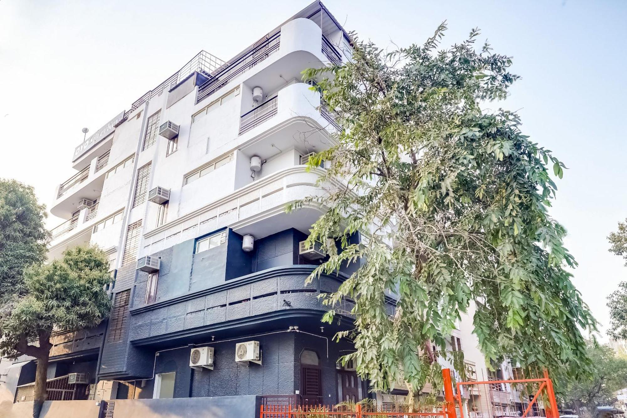 Collection O 71756 Hotel Silver Arrow Near Pacific Mall Tagore Garden Delhi  Eksteriør billede