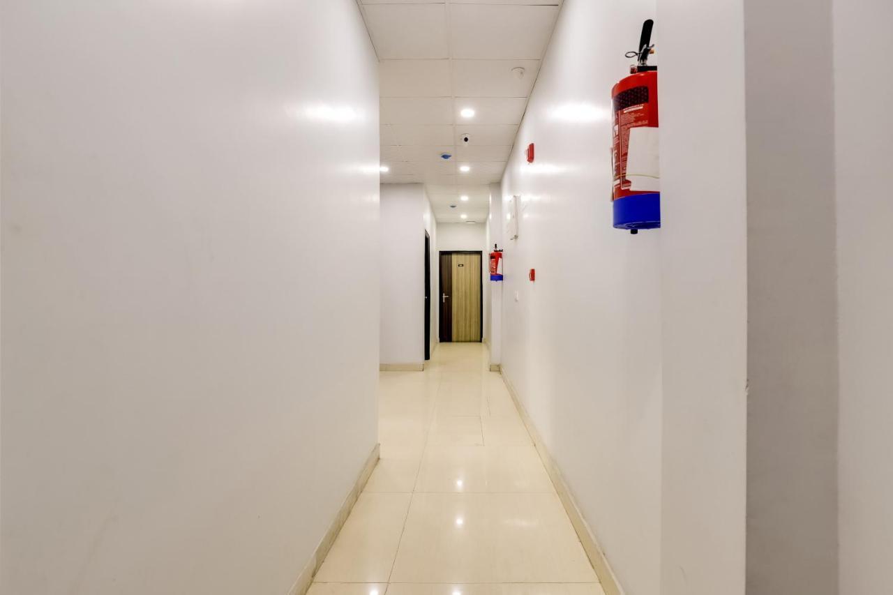 Collection O 71756 Hotel Silver Arrow Near Pacific Mall Tagore Garden Delhi  Eksteriør billede